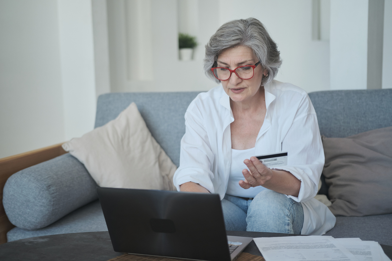 Saving money in 2023 Easy online commonwealth seniors health card application
